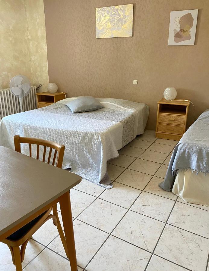 Les Voyageurs Otel Charols Dış mekan fotoğraf